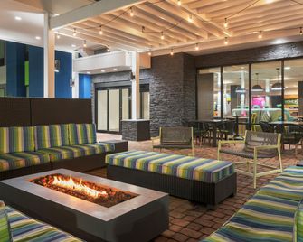 Home2 Suites by Hilton Lake Charles - Lake Charles - Building