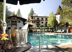 GetAways at Olympic Village Inn - Olympic Valley - Alberca