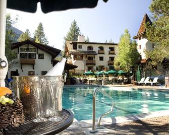 GetAways at Olympic Village Inn - Olympic Valley - Piscina