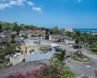 Mystic Ridge Resort - אוקו ריוס - בניין