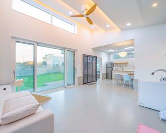 Taean Dog Day Pet Pool Villa - Taean - Living room