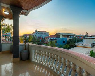Twin Room, Great for friends sharing-centrally located only 300m to Pubstreet - Siem Reap