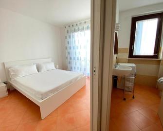 Adamo Ed Eva Resort - Numana - Kamar Tidur