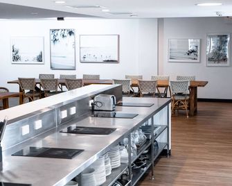 The Surf House - Hostel - Byron Bay - Restaurant
