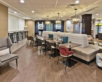 Home2 Suites by Hilton Columbus - Columbus - Lounge