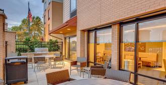 TownePlace Suites by Marriott Ann Arbor - Ann Arbor - Patio