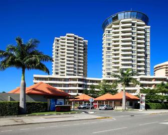 رمادا هوتل آند سويتس نوميا - نوميا - مبنى