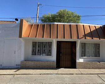 Unique spacious home with local history. Close to historic downtown, - Silver City - Gebäude