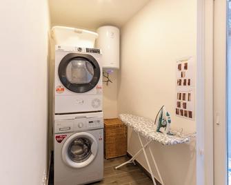 Modern Beautiful Pool And Sea Apt Qawra - Happy Rentals - Qawra - Pralnia