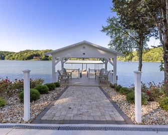 Lake Mansion On The Hill Wpanoramic View - Lynchburg