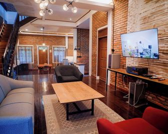 Villa Lingga Puncak - Puncak - Living room