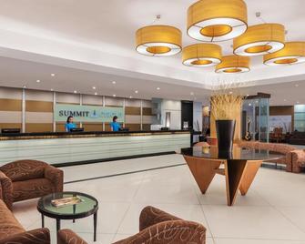 Summit Circle Cebu - Cebu City - Front desk