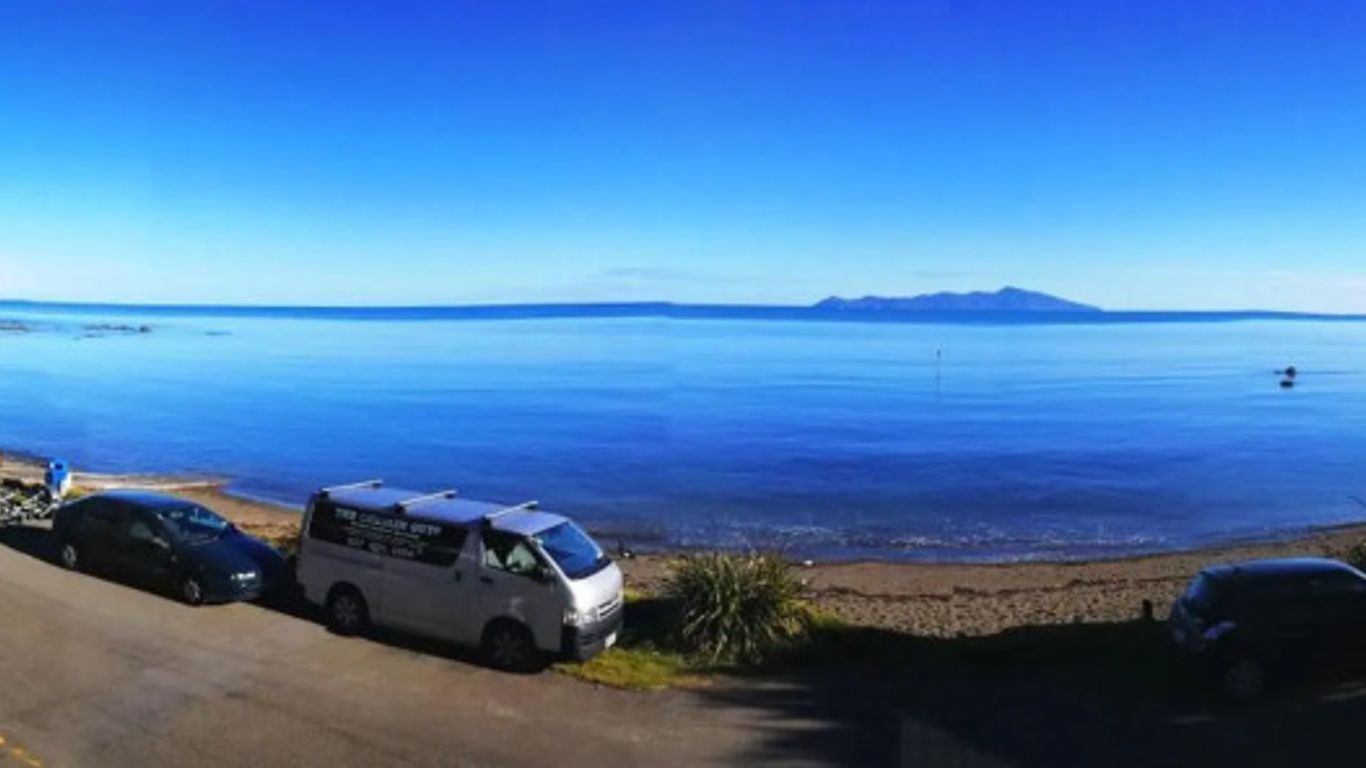 Kapiti Waves Bed & Breakfast