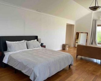 30 Pct Off! Malibu Romantic Suite, Ocean View, Beach - Malibu - Habitación