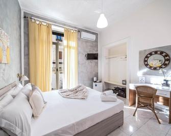 Hotel Le Orchidee - Naples - Bedroom