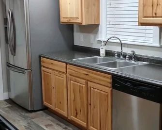 Comfortable 2 bedroom house with 4 beds - Ava - Cocina