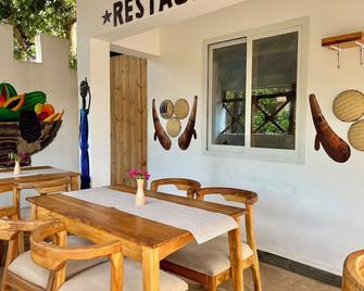 Diamond White Resort - Nungwi - Dining room