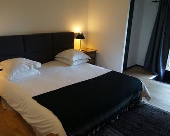 La Santoline - Saint-Paul-le-Jeune - Bedroom