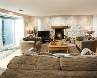 Stuc an t Sagairt Cottage , Loch Lomond - Alexandria - Living room