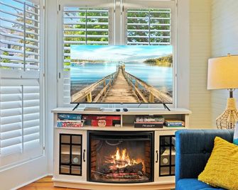 Quietside Quarterdeck Dual King Wings, Bunk Room, Fire Patio & Pet-Friendly - Southwest Harbor