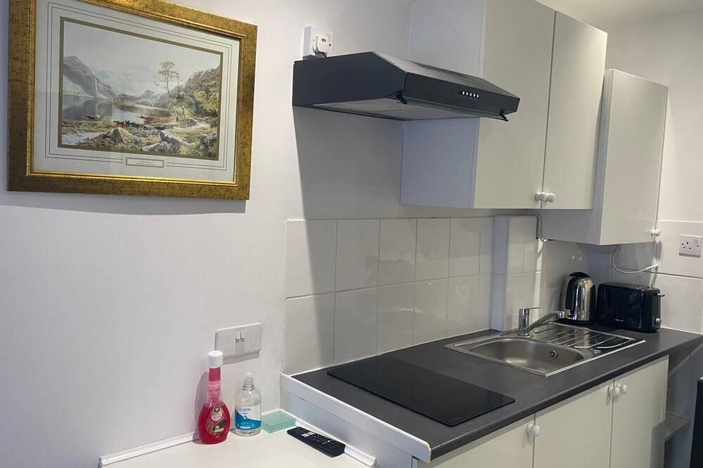 Onsite Cosy Practical Studio In A Quite Area - קובנטרי - מטבח
