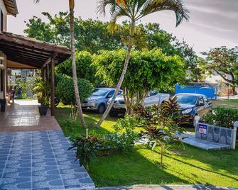 Hotel Porto das Ancoras - פורטו סגורו - בריכה