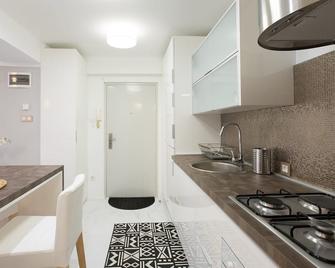 Witty Please & Bardot - Zagreb - Kitchen