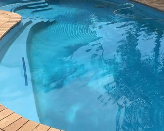 Park Beach Cabins Coffs Harbour - Coffs Harbour - Bể bơi