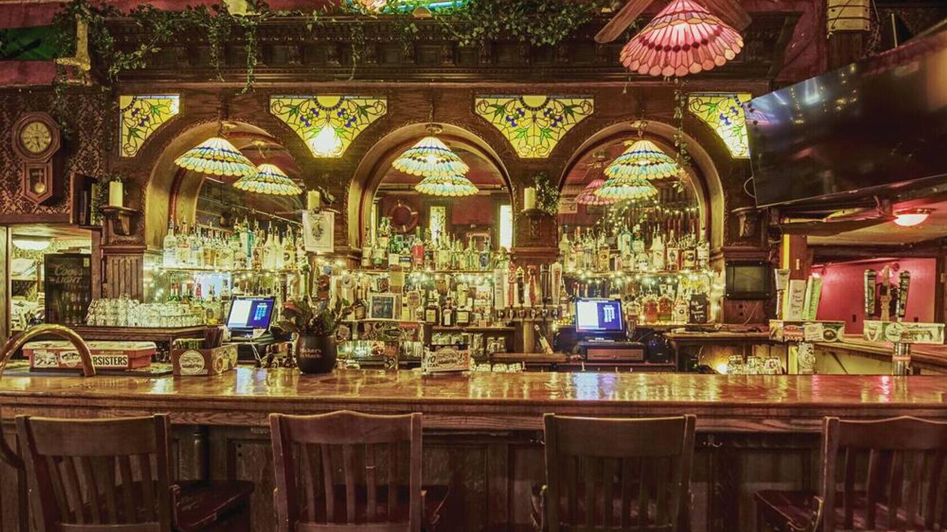 Alaskan Hotel and Bar