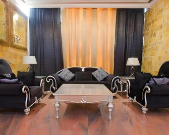 Al Nabarees Al Masi Hotel - Jedda - Olohuone