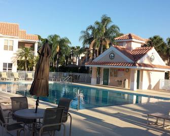 Studio Steps From Heated Pool! - Port St. Lucie - Pool