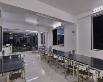 Hotel O 10671 Hotel Sai Prem - Nashik