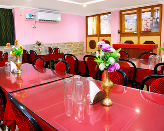 Hotel Sambit Palace Puri - Near Temple And Golden Sea Beach - Puri - Restaurant