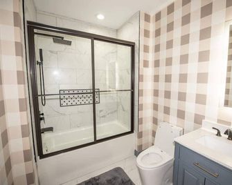 Modern 2 bedroom home 4 bed mins from Dawnsonville - Dawsonville