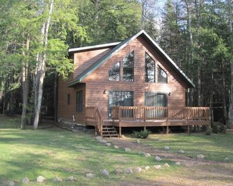 Timber Wolf Lodge in Three Lakes - Three Lakes - Building