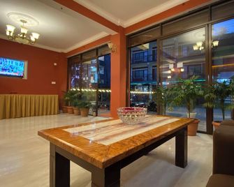 Hotel Nagarkot Inn - Nagarkot - Salónek