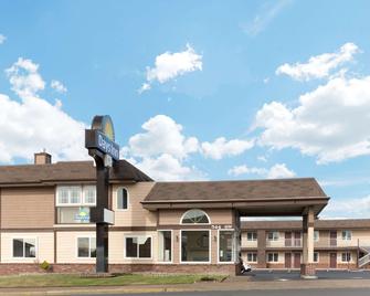 Days Inn by Wyndham Newport OR - Newport - Edificio
