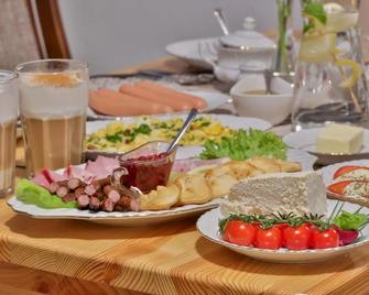 Agroturystyka Pokoje na Zakrecie - Białka Tatrzańska - Food