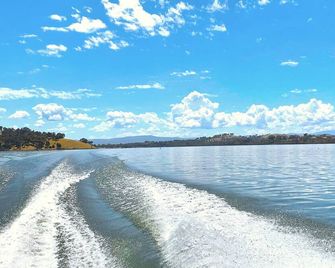Mansfield Lakeside Caravan Park - Mansfield - Outdoor view
