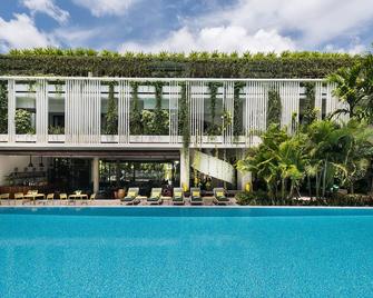 Viroth's Hotel - Siem Reap - Bể bơi