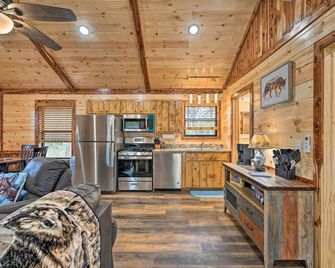Cozy Broken Bow Cabin, Walk to the Lukfata Creek! - Broken Bow