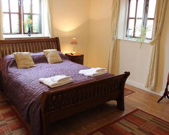 Church Farm Barns - Stratford-upon-Avon - Bedroom