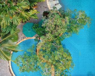 블루 스카이 호텔 발릭파판 - 발릭파판 - 수영장