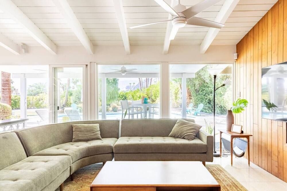 Uptown Design District Walking distance to Downtown Palm Springs! - بالم سبرينغس - غرفة معيشة