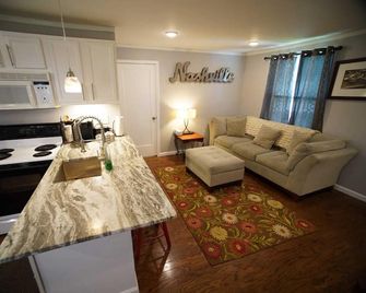 Lots Of Beds, 2 Bath. Only 10 Minutes From Downtown! - Nashville - Stue