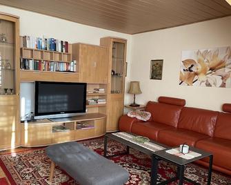 Idyllically situated small farm with horse breeding - Walsrode - Wohnzimmer