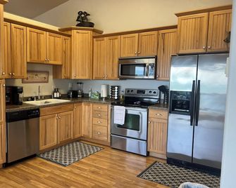 2 bedroom condo Overlooking Polson Bay, Flathead Lake - Polson - Küche