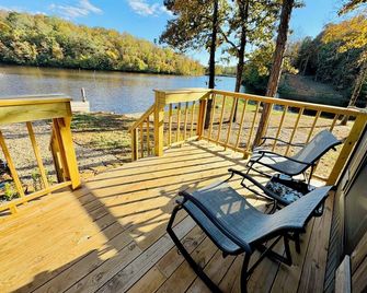Cozy Cabin On A Private Lake in Cabot, Ar - Cabot - Balcony