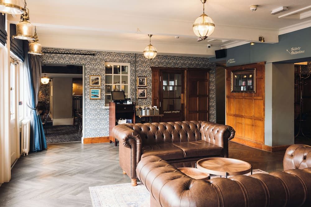 وايت لايون رويال هوتل