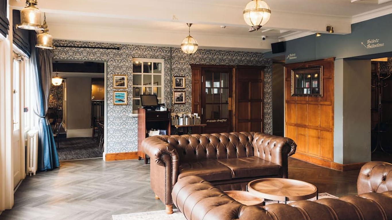 وايت لايون رويال هوتل